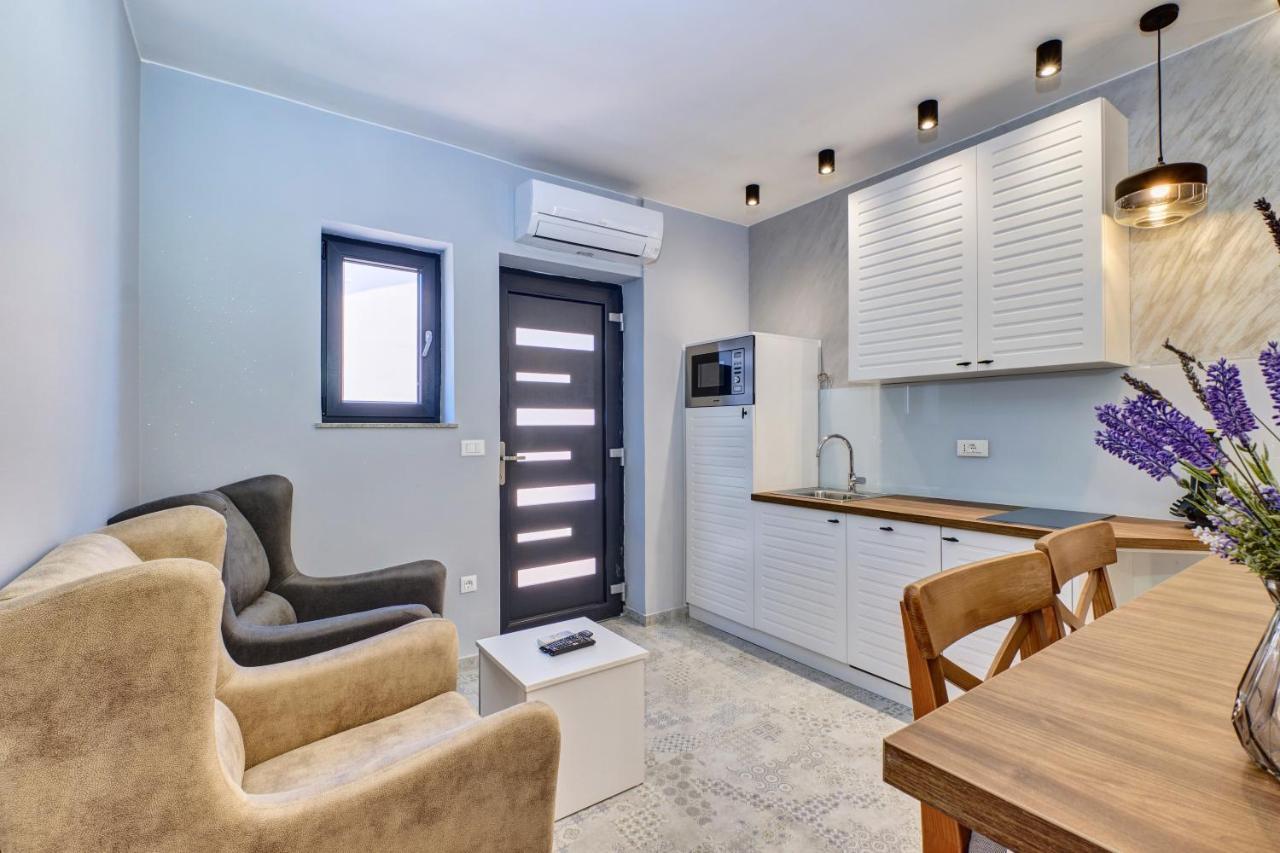 Luxury Apartments 말리로시니 외부 사진