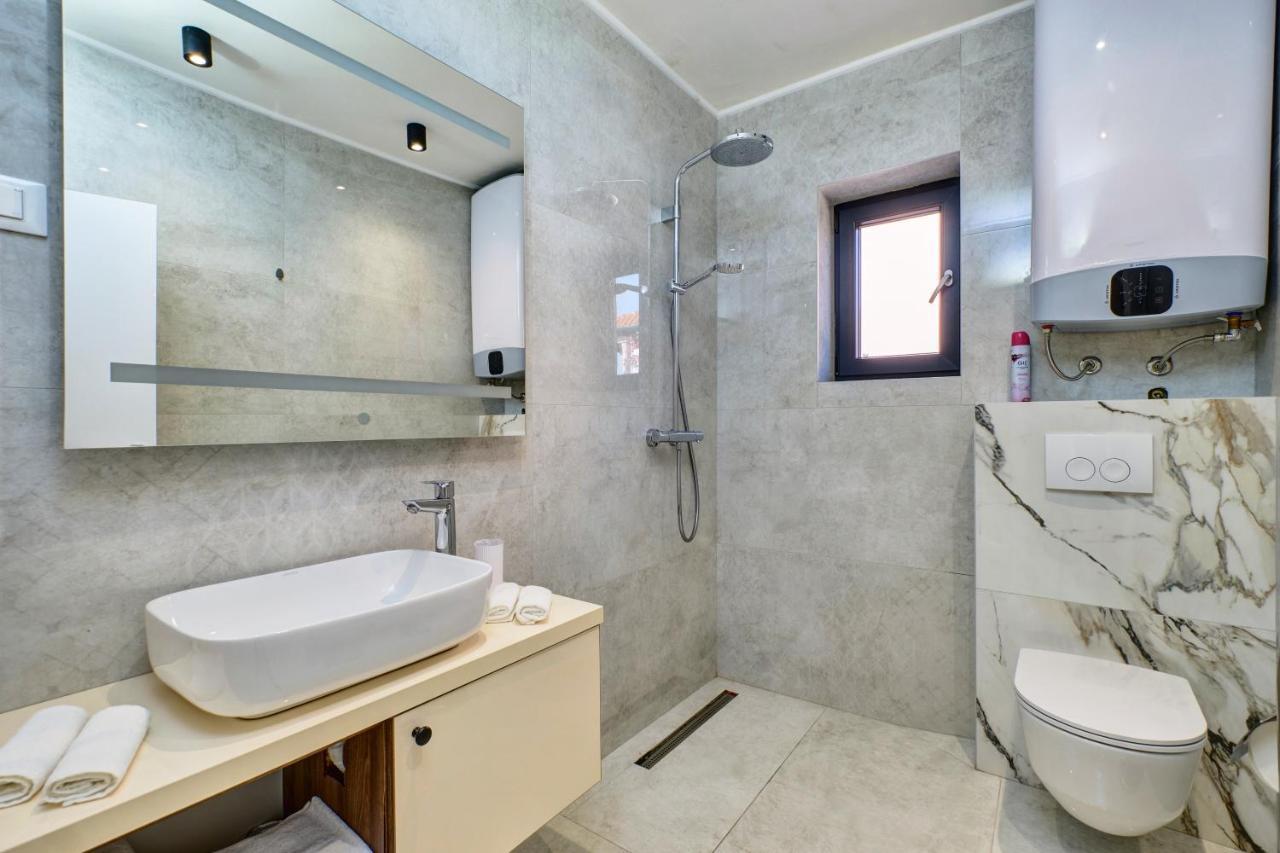 Luxury Apartments 말리로시니 외부 사진