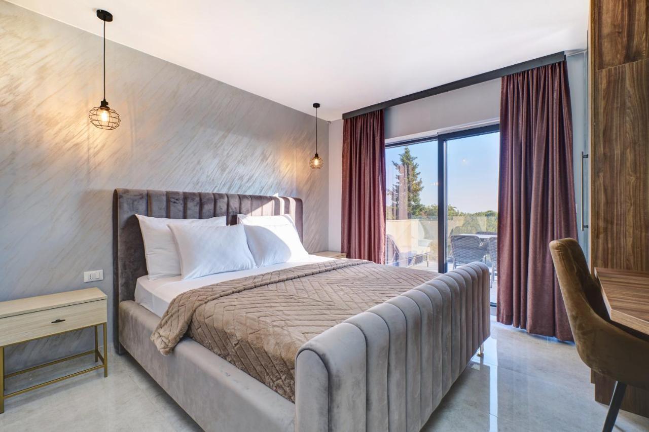 Luxury Apartments 말리로시니 외부 사진