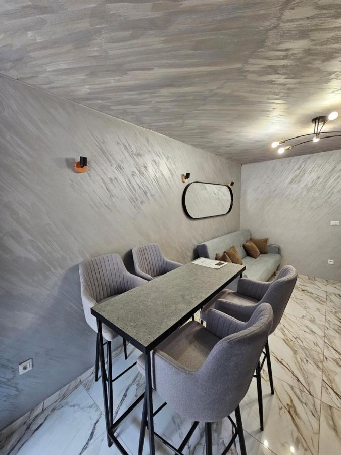 Luxury Apartments 말리로시니 외부 사진